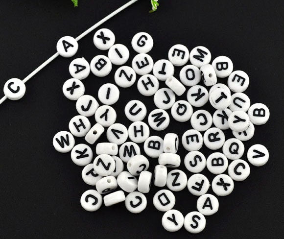 100Pcs  White & Black Acrylic Letter beads